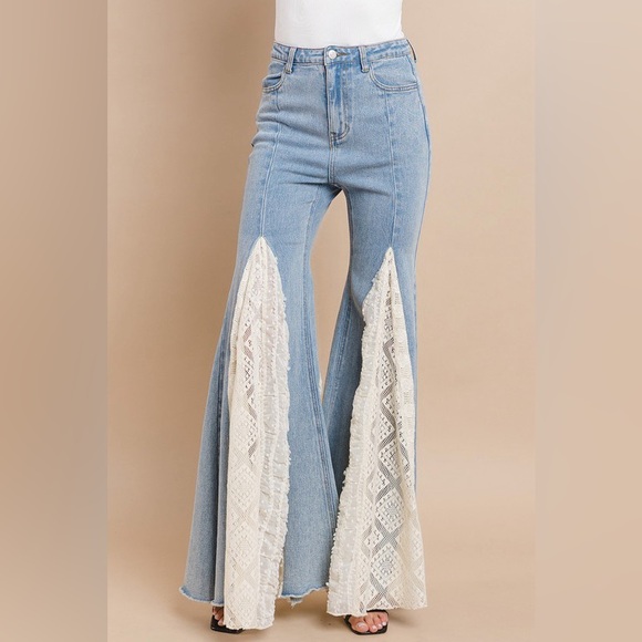 60B. Flared Denim Jean With Lace Detail - Light Wash - Picture 4 of 7